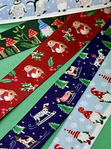 Christmas ribbon sold per - ,