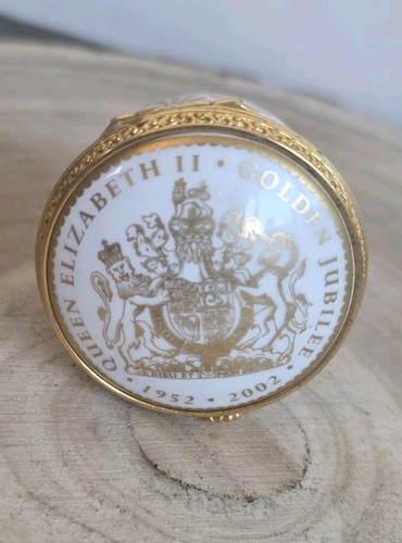 Royal worcester queen - worcester,