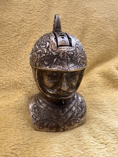 Vintage prop - (table, lighter)