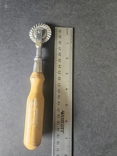 Vintage wood handled - vintage, crimper