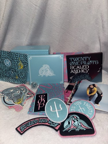 Scaled and icy box set - icy,