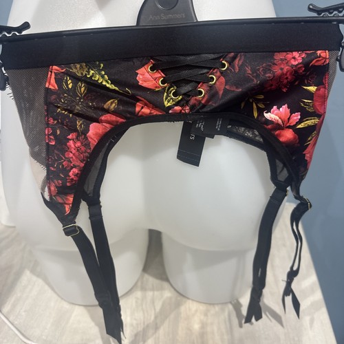 Uncharted rose suspender belt - uncharted,