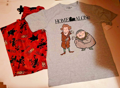 New home alone christmas - alone,