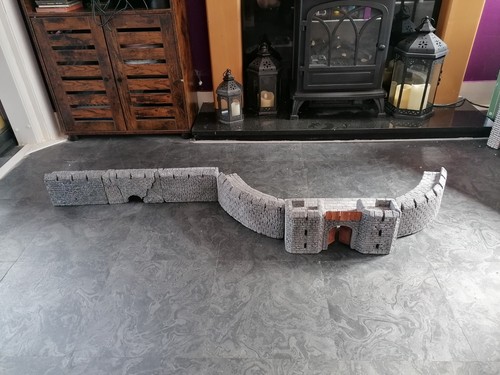 Helms deep - helms,