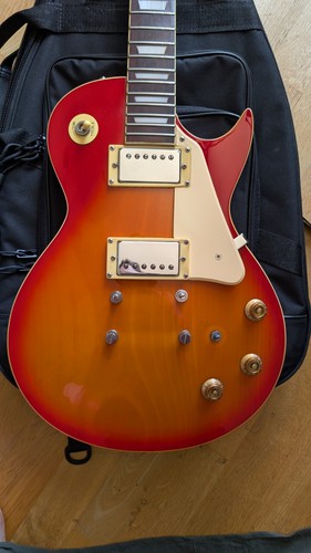 Vintage v100 electric guitar - vintage,