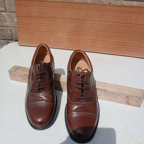 Clarks size extra wide - 9, brown