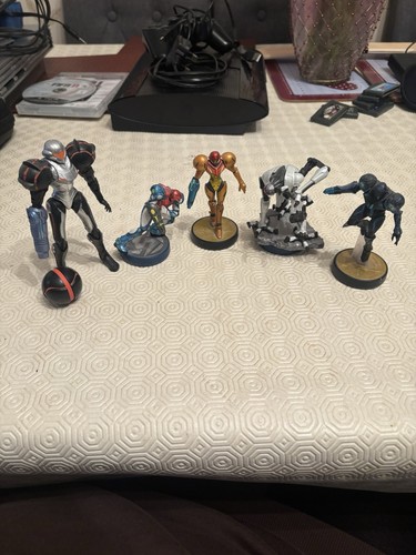 Metroid figures bundle job lot - figures,