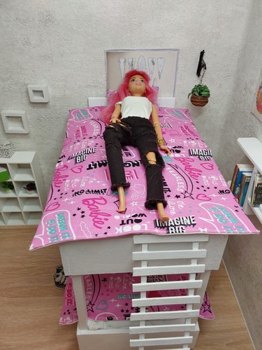 Scale barbie doll - 1/6,