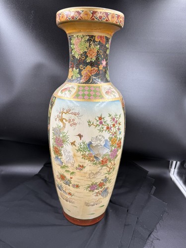 Large oriental porcelain - large, 24"