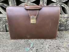 VINTAGE BROWN LEATHER GLADSTONE STYLE BAG BRIEFCASE LOCKABLE INCLUDES A KEY