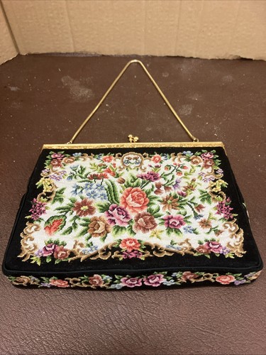Vintage floral petit point - petit,