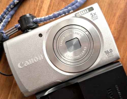 Mint canon powershot a2600 - mint,