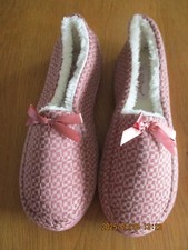 The Slipper Company, Size 6