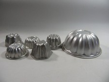 Vintage  Moulds 5 Small & 1