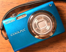 Nikon COOLPIX S3000 pink