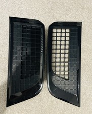 Land Rover Defender Wing Vents Gloss Black Set of 2 L/R
