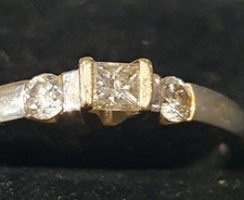 Vintage 18ct Solid White Gold & Diamonds Trilogy Ring Size 0/P Hallmarked