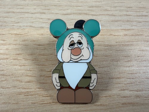 Disney trading pin vinylmation - trading,