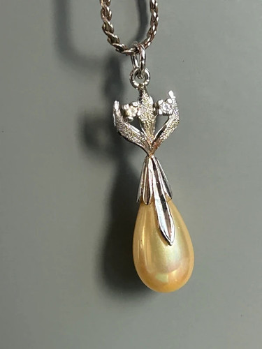 Vintage silver tone necklace