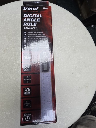 Folding digital angle finder - digital,