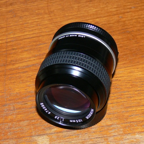 105mm nikon ai nikkor - f2.5,