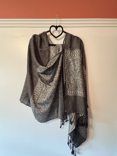 Stunning pashmina reversible