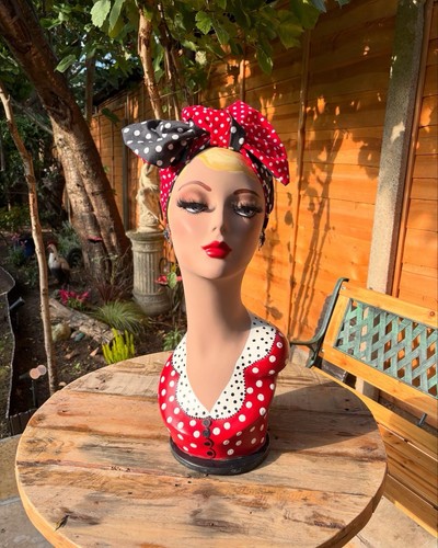 Hand painted mannequin - hand, head