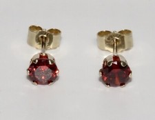 9ct gold garnet solitaire stud - gold,