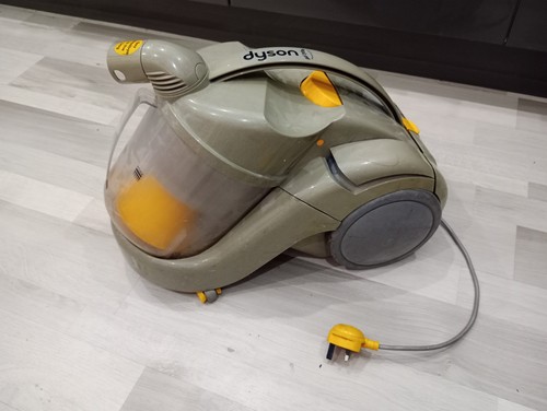 Dyson dc02 dual cyclone vacuum - dc02,