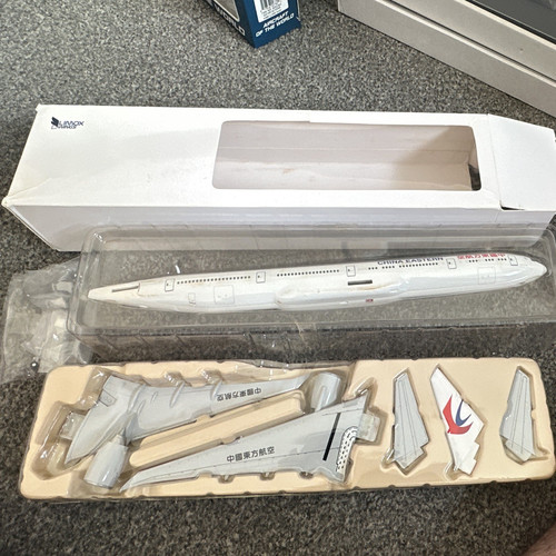Limox wings china eastern - limox,