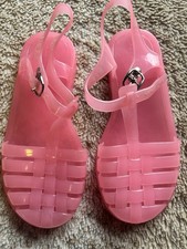 • Old Navy Basket-weave