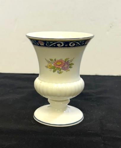 Wedgwood runnymede urn vase - wedgwood,