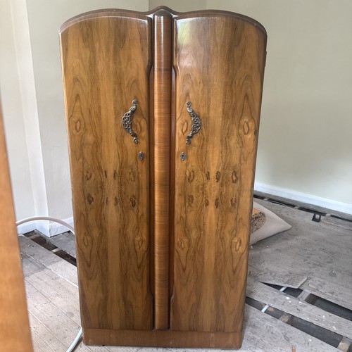 Gentleman art deco walnut - art,