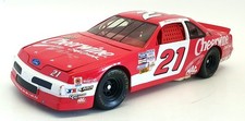 Ertl 1/18 Scale Diecast 7422 -