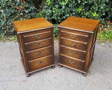 MATCHING PAIR OF REPRODUX BEVAN FUNNELL SOLID OAK BEDSIDE CHESTS