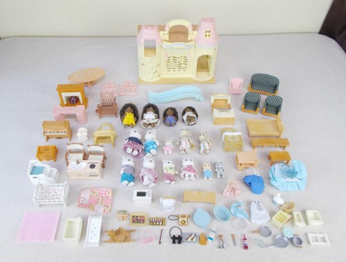 Sylvanian families figures - -,