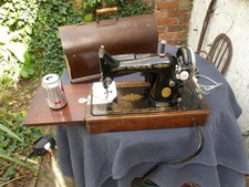 SINGER 99K Electric Sewing Machine With Knee Control - Working See Sample Sewing