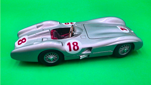 Mercedes benz race car1 - mercedes,