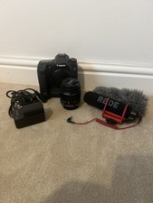 Canon EOS 70D DSLR Camera & EF-S 18-55mm III Zoom Lens Kit Battery & USB Charger