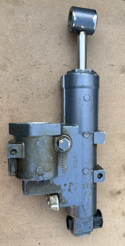 Power trim cylinder pump - trim,