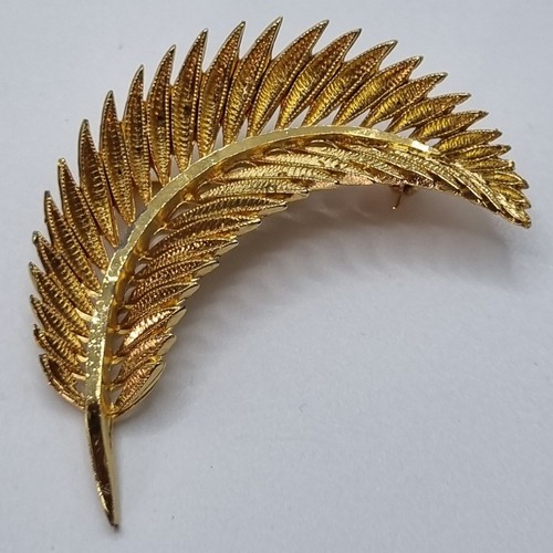 Beautiful vintage gold plated - beautiful,