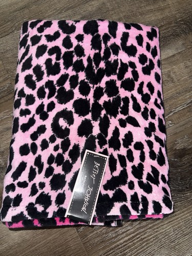 Betsey johnson bath towel - betsey,