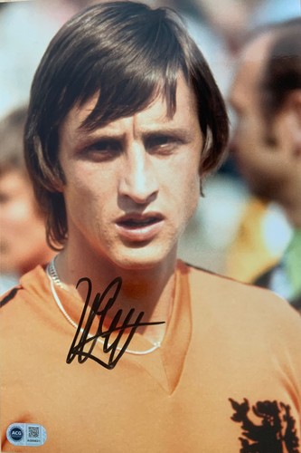 Johan cruyff holland - cruyff, signed