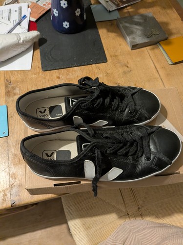 Veja taua men trainers - taua, size