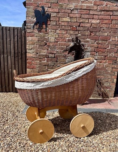 Vintage large wicker moses - vintage,