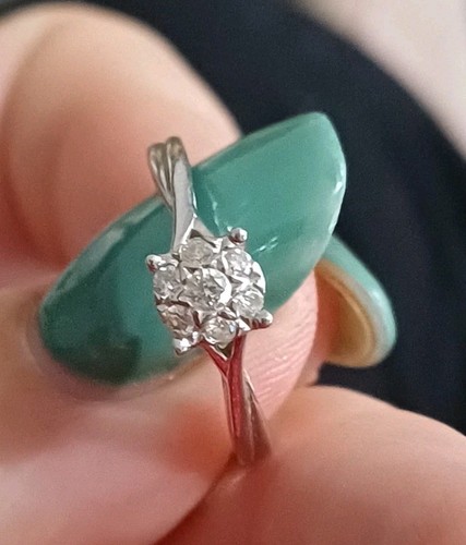 9ct white gold 15ct - 9ct, 0.15ct