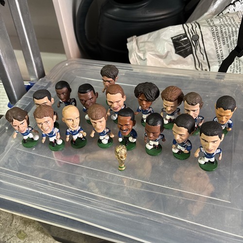 France corinthian figures - corinthian,