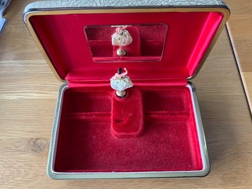 Vintage musical ballerina - :,