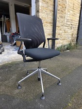 12 Available VITRA Meda