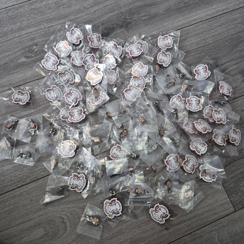 100 football badges leyton - badges,